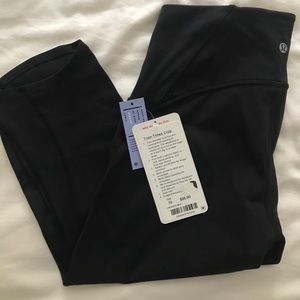 Lululemon NWT Black crops